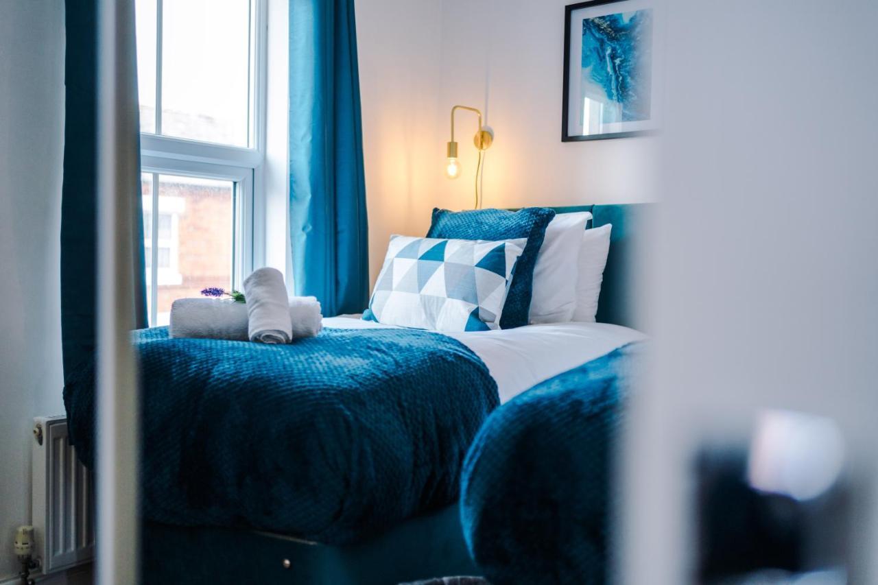 Pristine 2-Bed House In Chester By 53 Degrees Property, Ideal For Families & Small Groups, Great Location - Sleeps 6 Hough Green Bagian luar foto