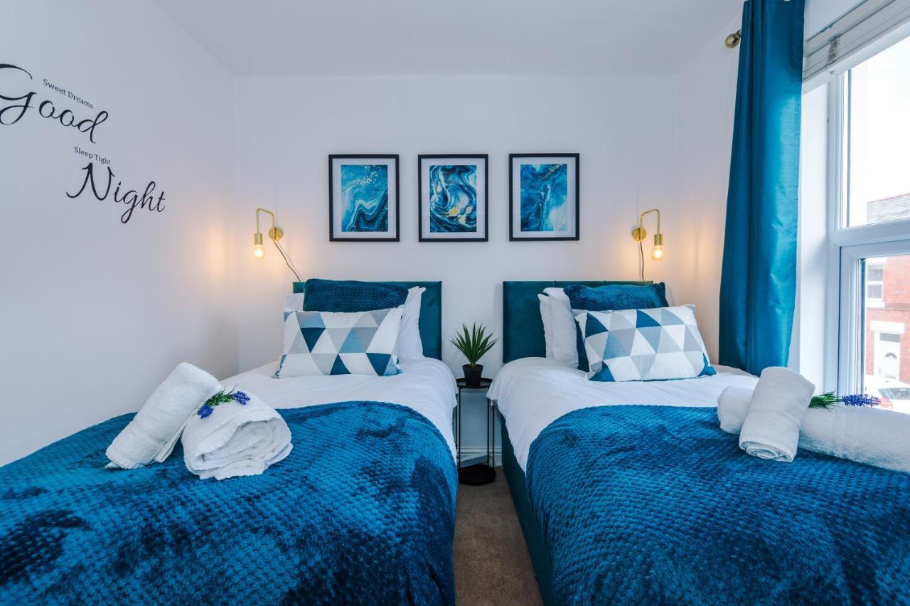 Pristine 2-Bed House In Chester By 53 Degrees Property, Ideal For Families & Small Groups, Great Location - Sleeps 6 Hough Green Bagian luar foto